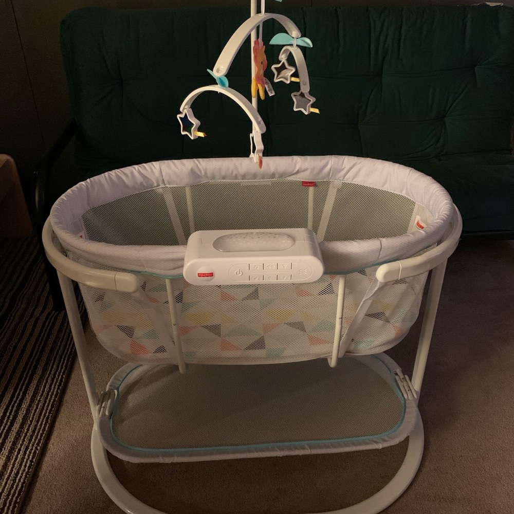 Fisher Price Soothing Motions Bassinet